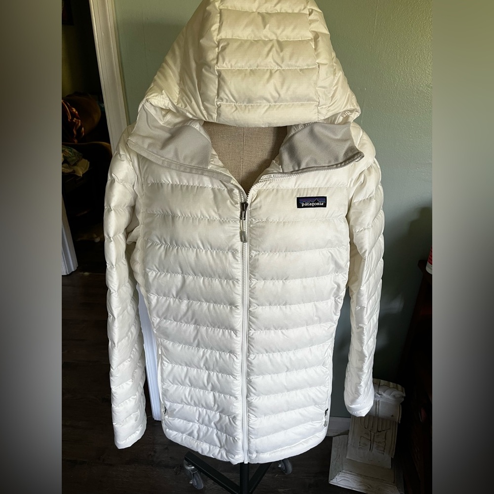 Patagonia Women’s Birch White Down Sweater Jacket Hoody Size XL